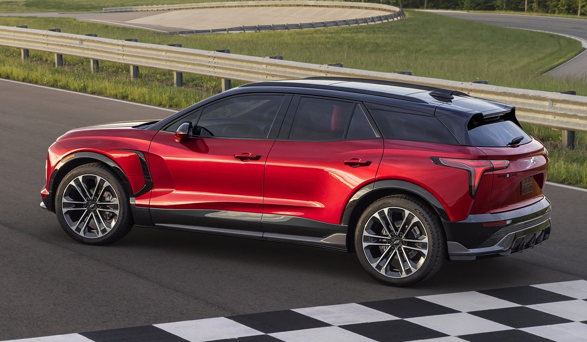 Новый кроссовер Chevrolet Blazer EV: передний, задний или полный привод Новый кроссовер Chevrolet Blazer EV: передний, задний или полный привод