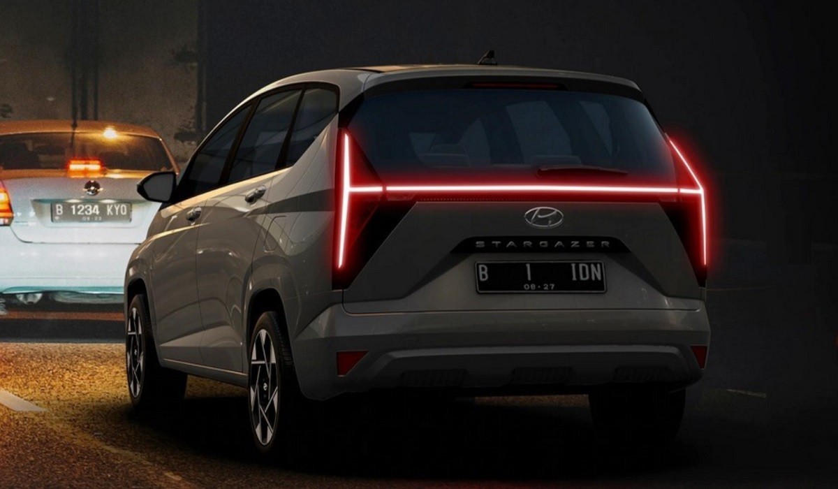 Новый Hyundai Stargazer: Staria в миниатюре