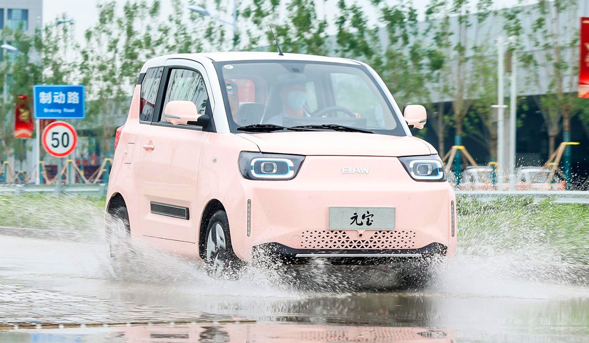 BAIC начал производство двух миниатюрных электромобилей