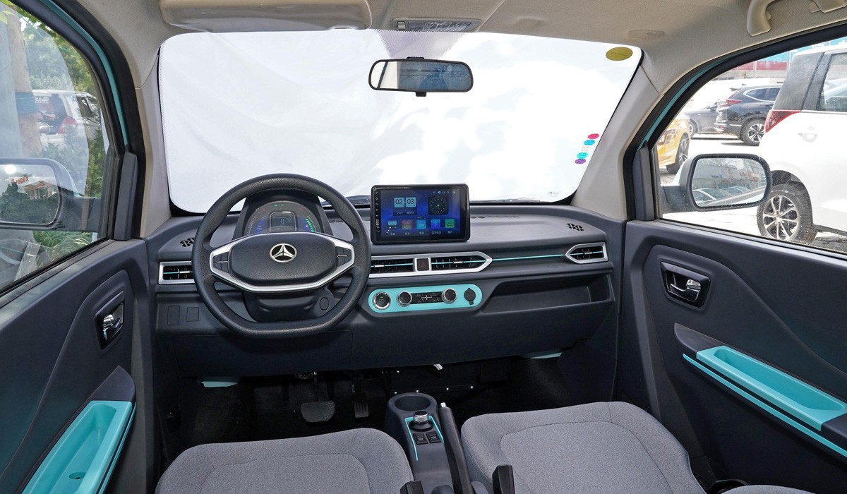 BAIC начал производство двух миниатюрных электромобилей