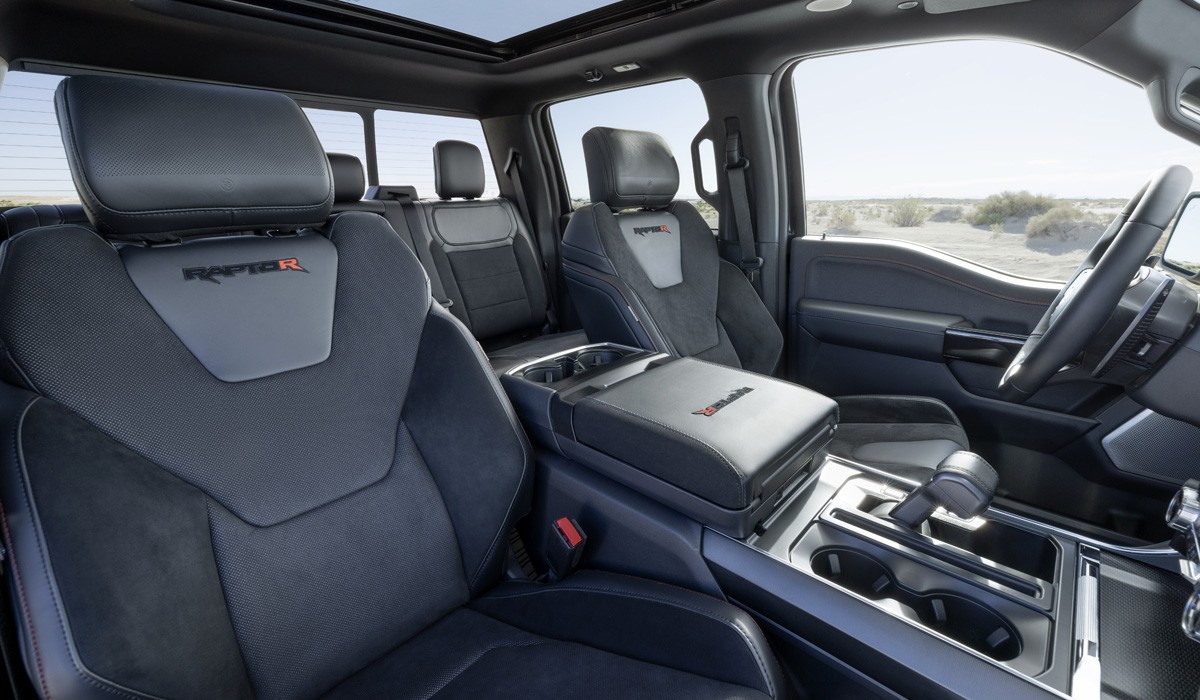 Ford F-150 Raptor снова обрел V8: теперь более 700 сил!