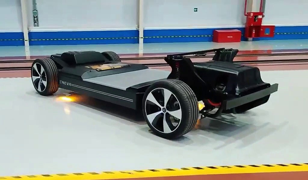 Оборонный концерн Алмаз-Антей показал кроссовер E-Neva