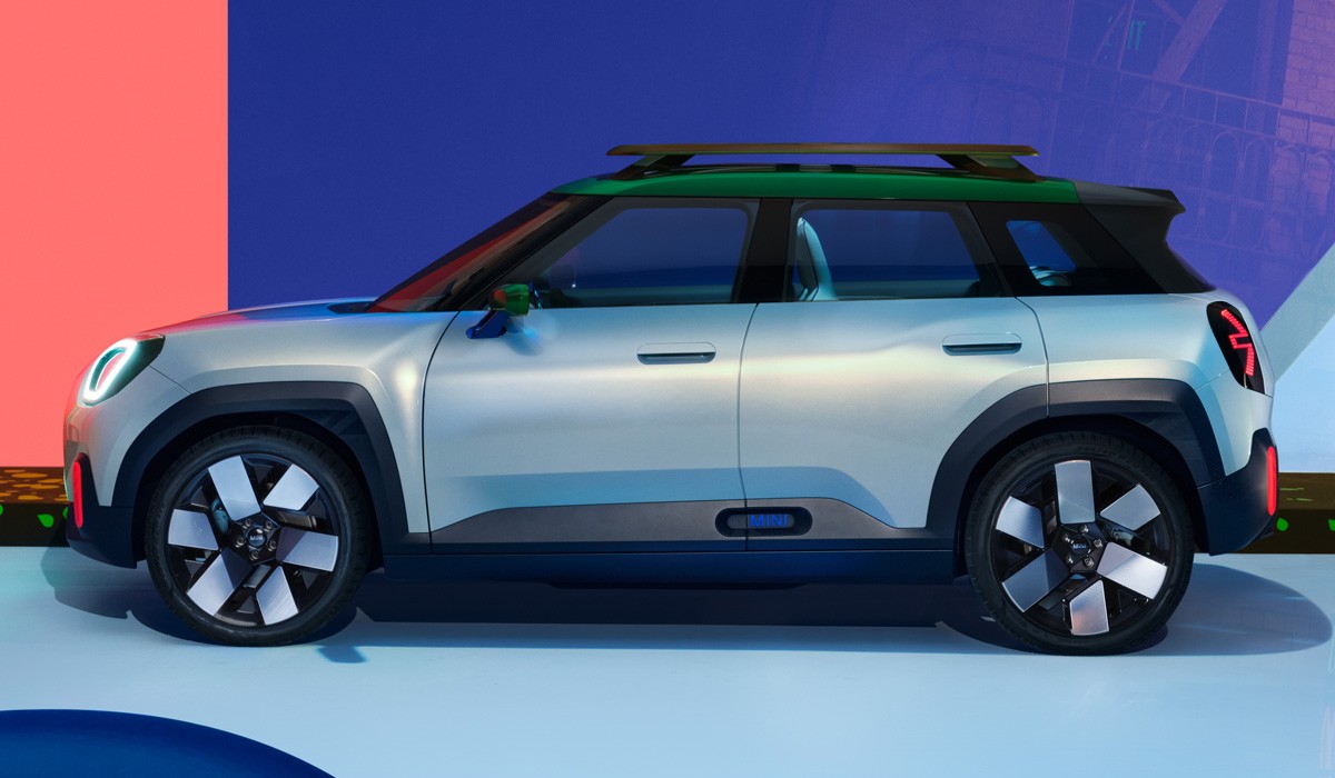 Кроссовер Mini Aceman показал новый дизайн марки Кроссовер Mini Aceman показал новый дизайн марки