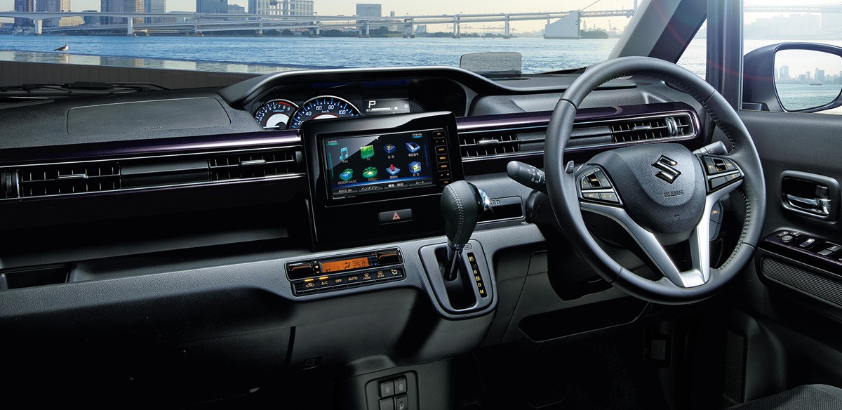 Хэтчбек Suzuki Wagon R: обновление и пересмотр гаммы