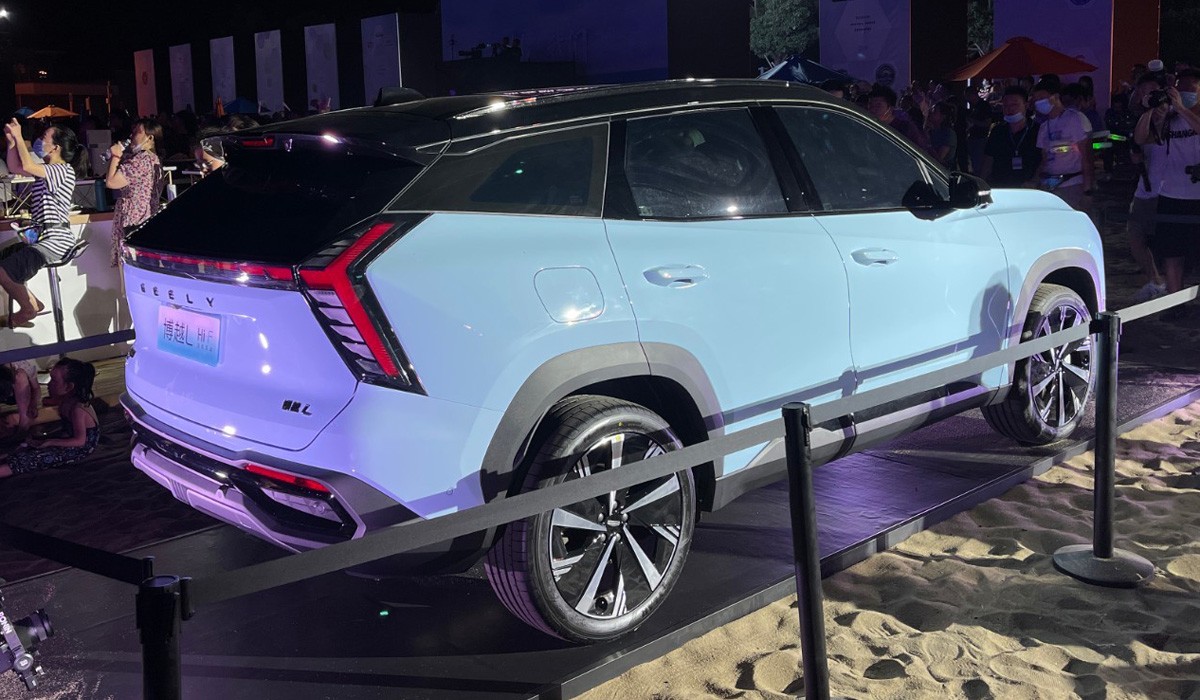 Geely Atlas второго поколения: премьера в Китае