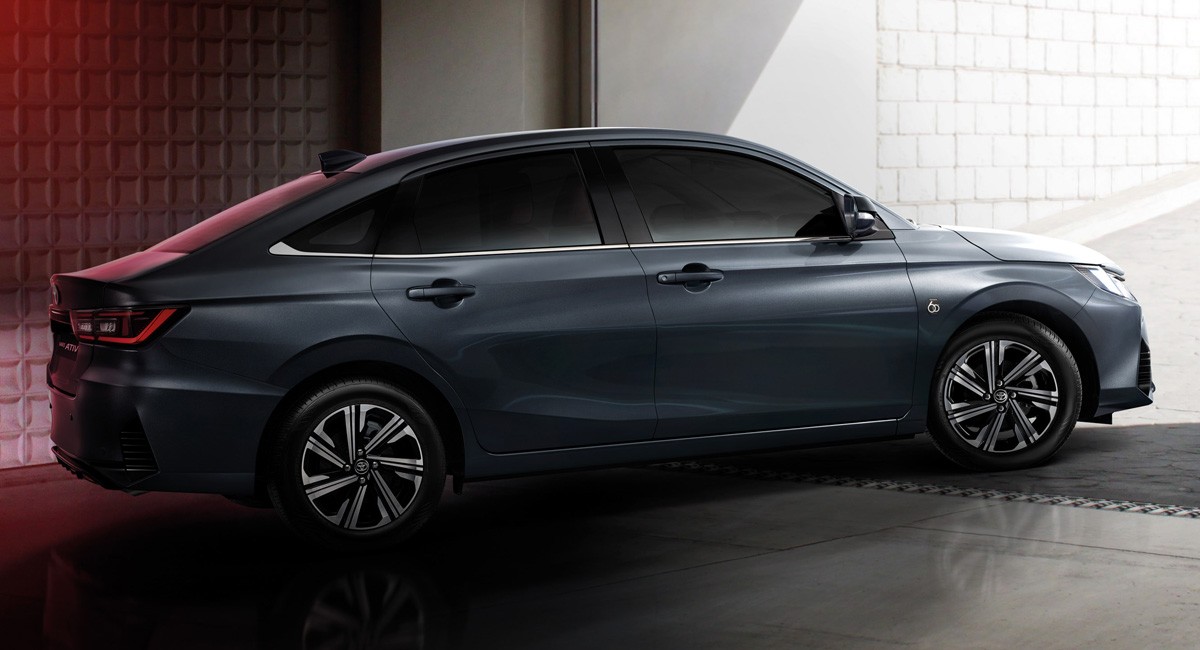 Представлен новый седан Toyota Yaris Ativ