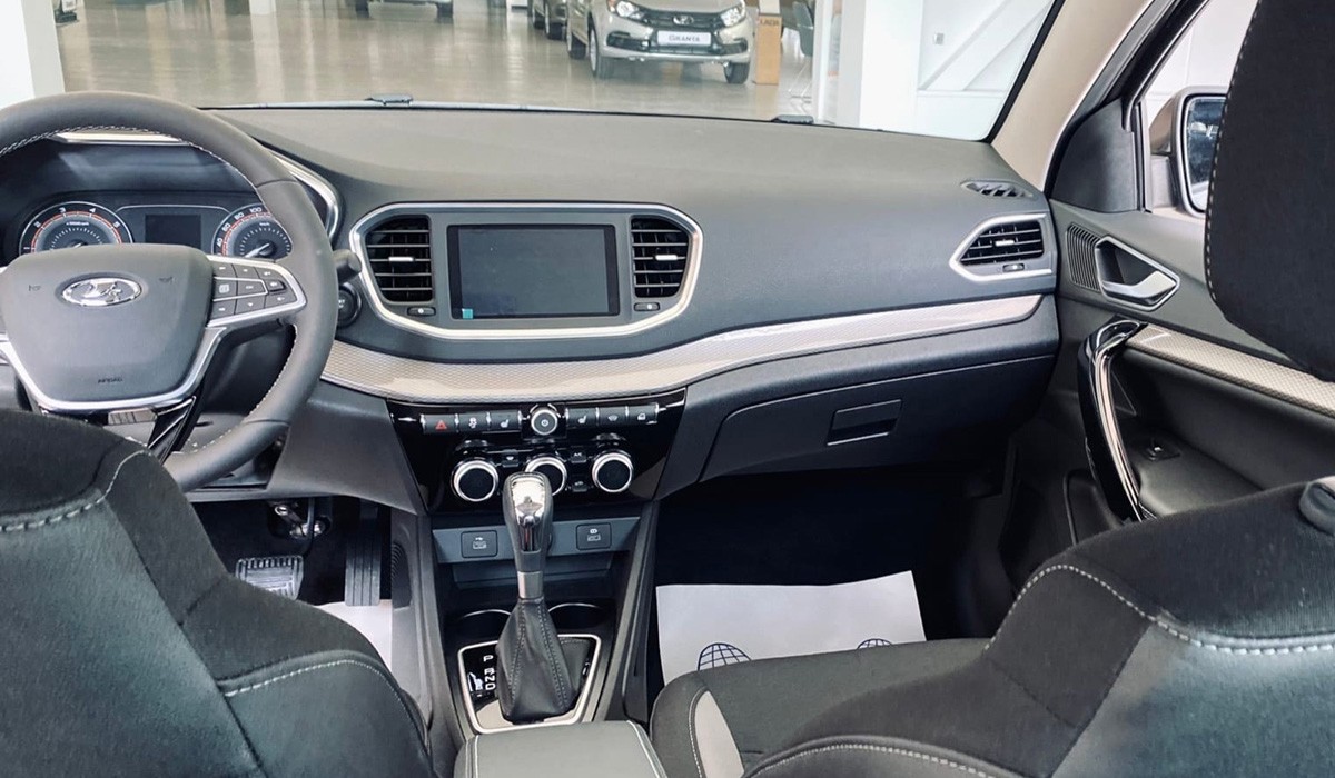 Обновленные Лады Весты поступают к дилерам: предварительные цены Обновленные Лады Весты поступают к дилерам: предварительные цены