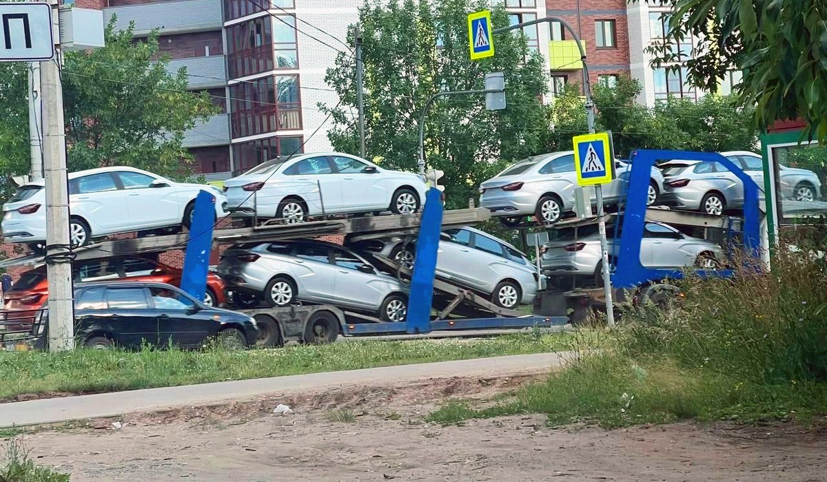 Обновленные Лады Весты поступают к дилерам: предварительные цены Обновленные Лады Весты поступают к дилерам: предварительные цены