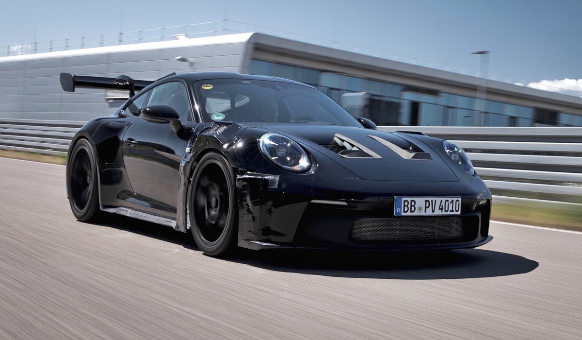 Дайджест дня: внедорожный Huracan, придуманная история DeLorean и другие события индустрии