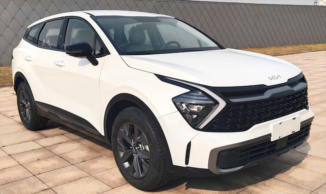 Новый Ford Edge, минивэн FAW и другие утечки из Китая