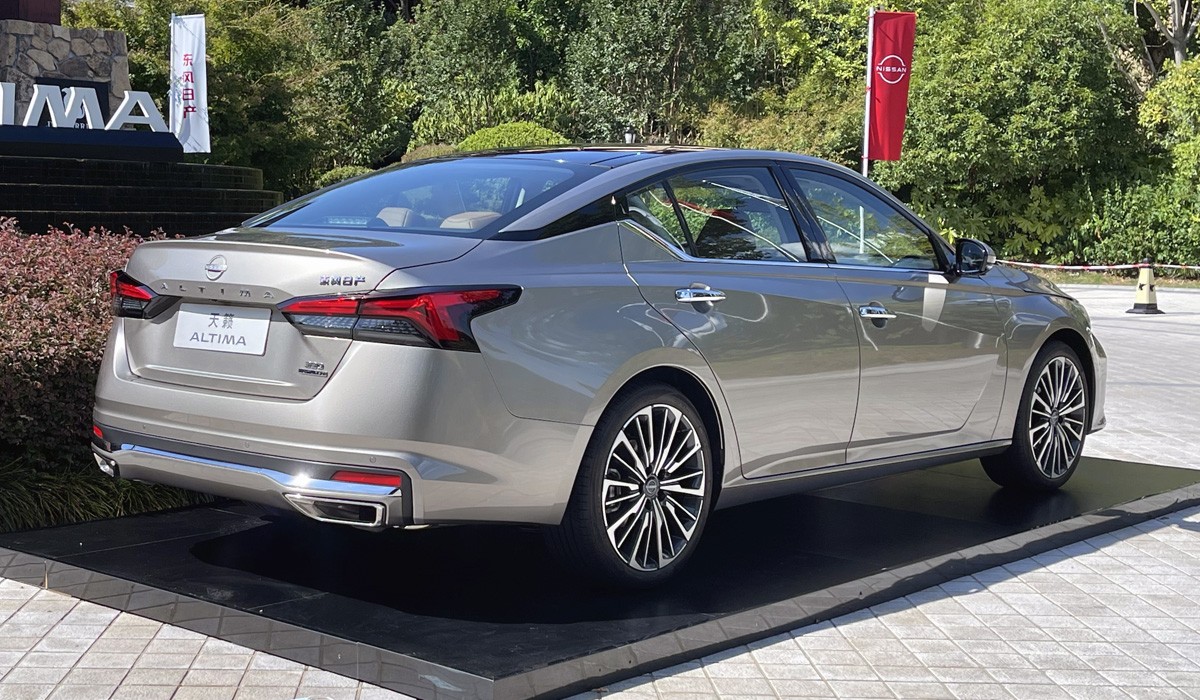 Седан Nissan Altima: альтернативный рестайлинг Седан Nissan Altima: альтернативный рестайлинг