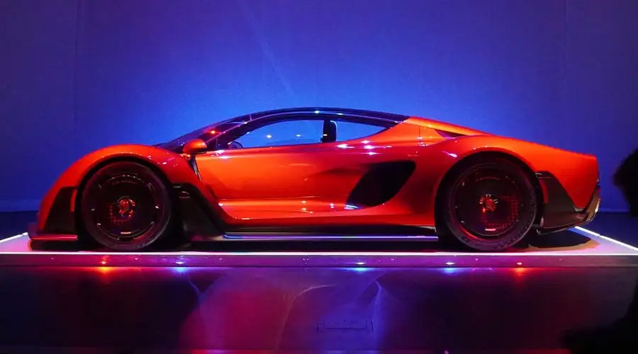 Родстер Bugatti, самый мощный Bentley и другие премьеры Пеббл-Бич