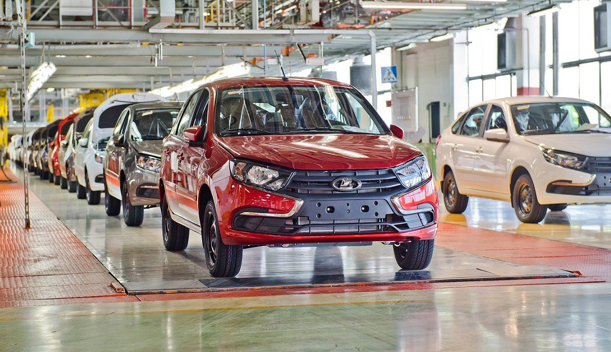 Дайджест дня: компрессорный Corvette, АВТОВАЗ на шестидневке и другие события индустрии