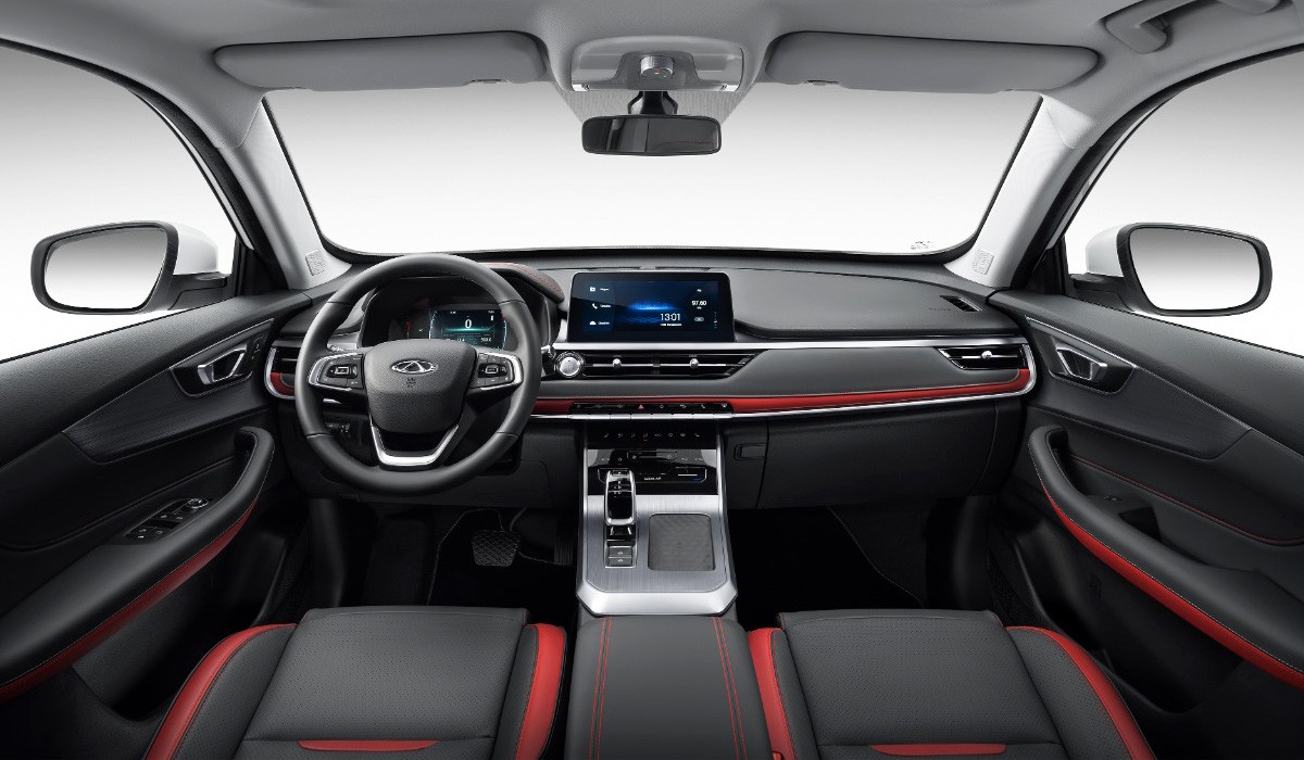 Обновленный Chery Tiggo 4 Pro для России: салон и оснащение