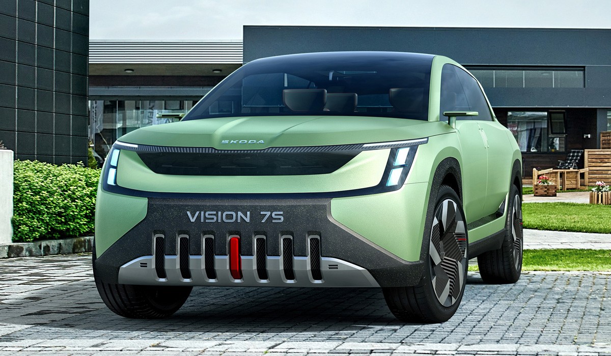 Кроссовер Skoda Vision 7S показал новый стиль и логотип