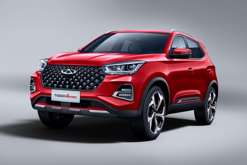 Обновленный Chery Tiggo 4 Pro для России: салон и оснащение