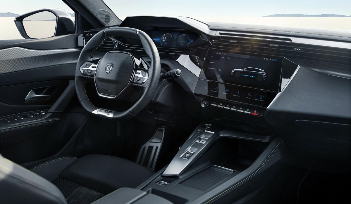 Электрический Peugeot E-308: хэтчбек и универсал