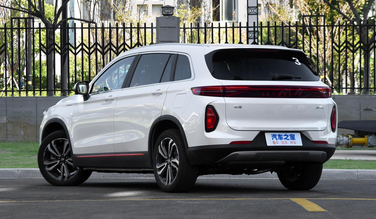 Кроссовер Skyworth HT-i: гибрид на базе электромобиля