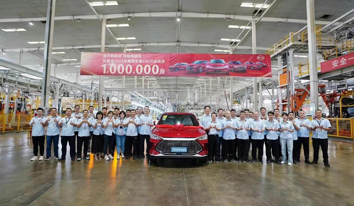 Дайджест дня: широкий Hilux Rogue, Evolute в каршеринге и другие события индустрии