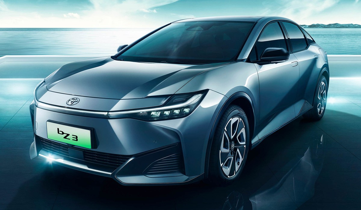 Представлен седан Toyota bZ3: детище трех компаний