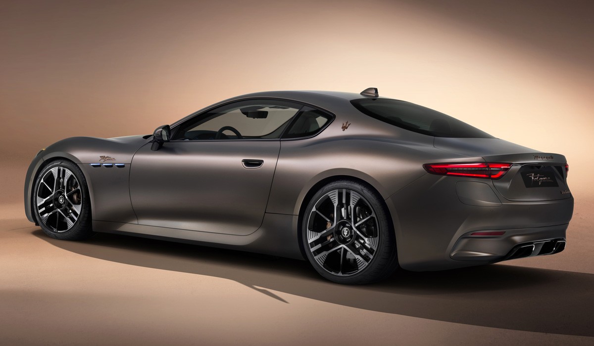 Купе Maserati GranTurismo дебютировало в трех версиях Купе Maserati GranTurismo дебютировало в трех версиях