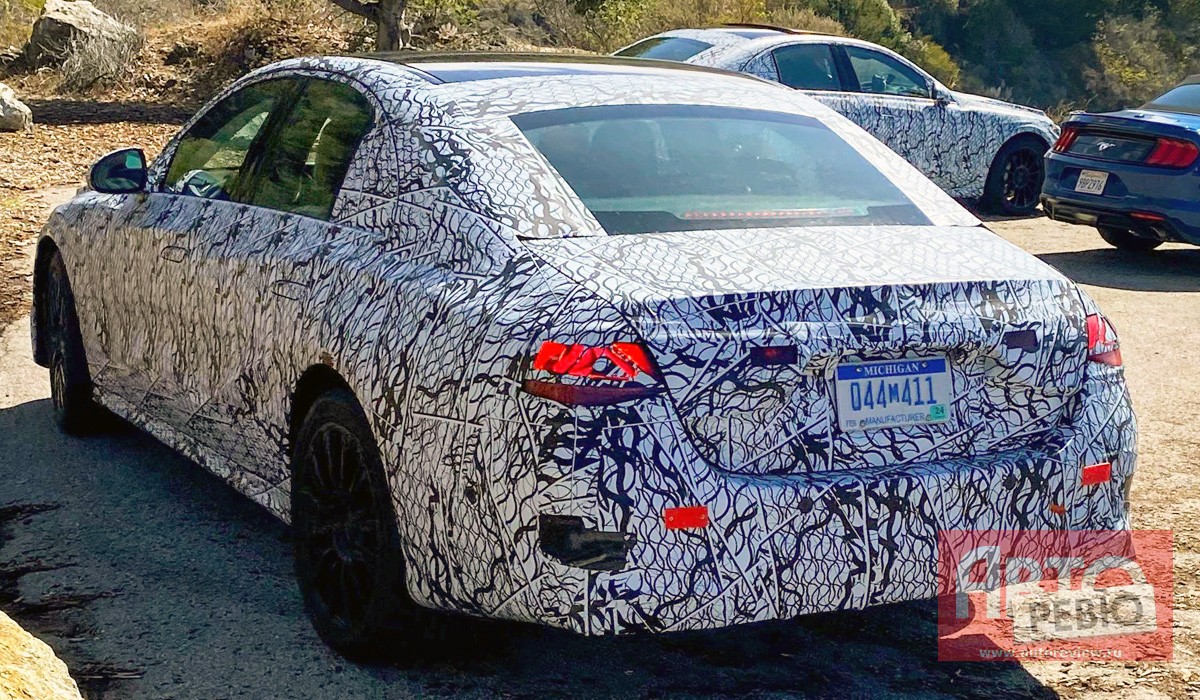 На подходе новый Mercedes-Benz E-класса