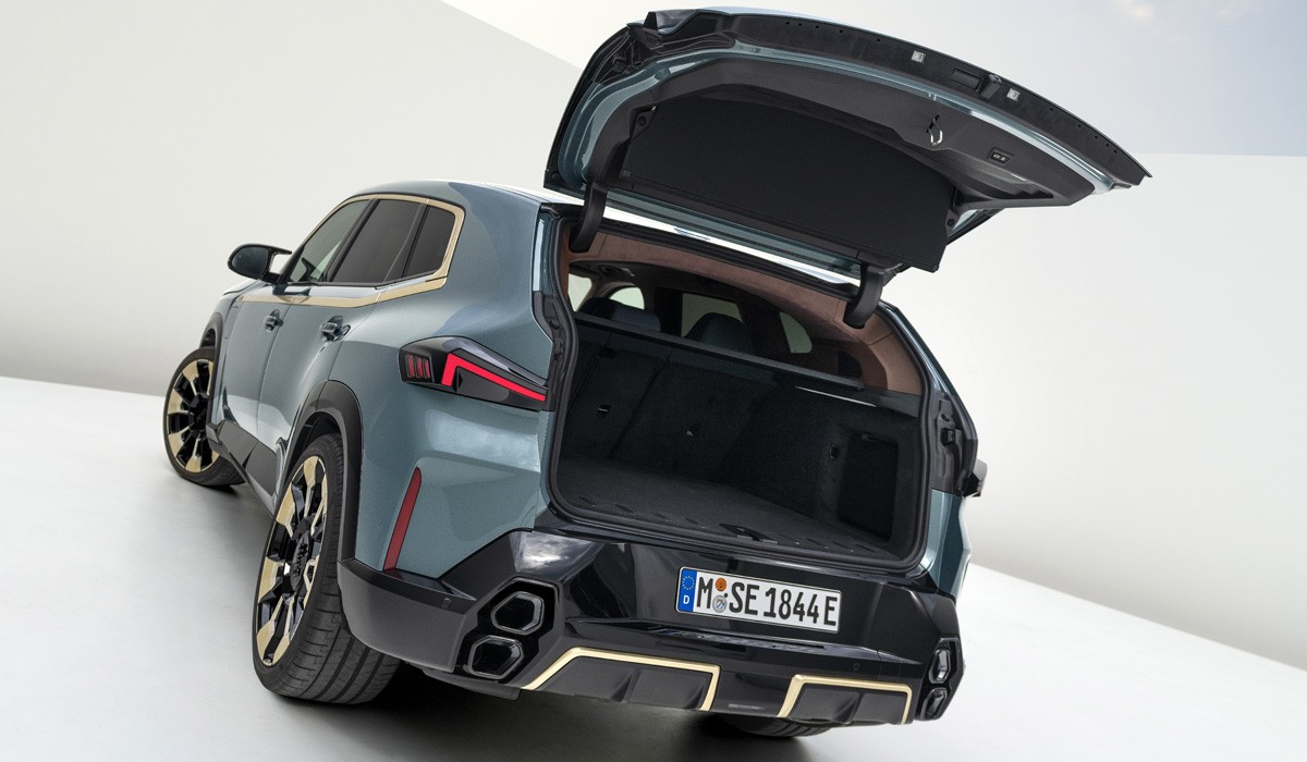 Мощный кроссовер BMW XM: серийная версия