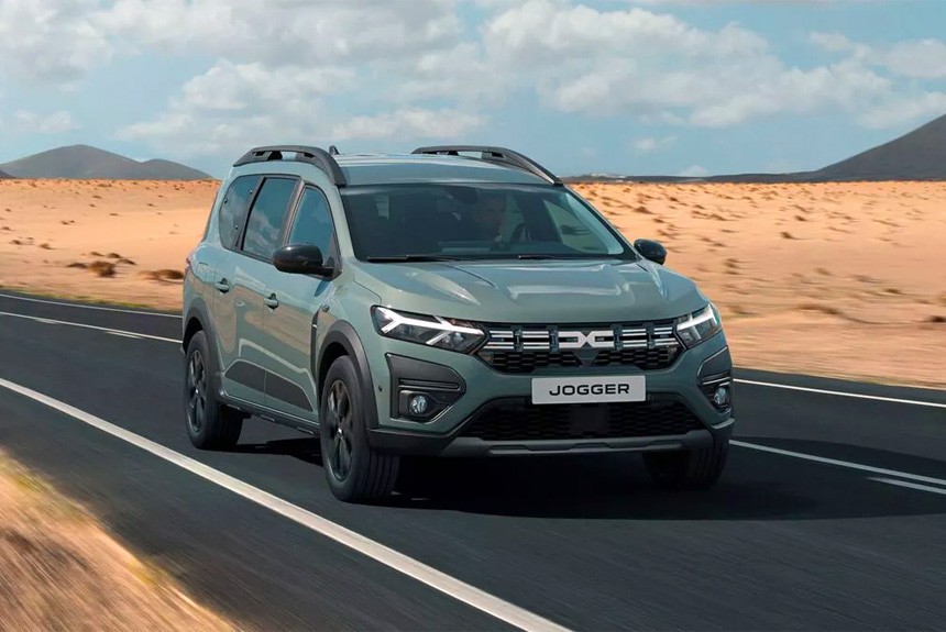 Дайджест дня: первая гибридная Dacia, Nio в Европе и другие события индустрии