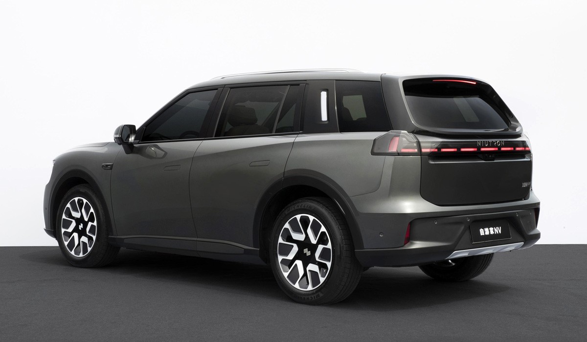 Кроссовер Niutron NV: последователь электроскутеров Кроссовер Niutron NV: последователь электроскутеров