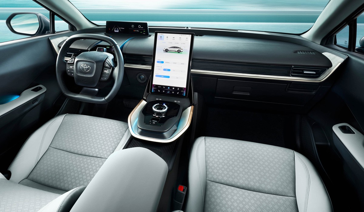 Представлен седан Toyota bZ3: детище трех компаний