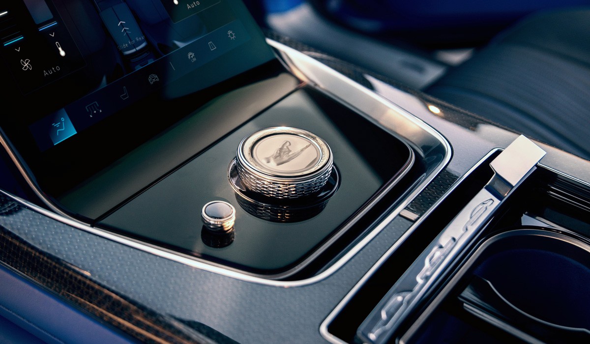 Cadillac Celestiq: новый флагман за 300 тысяч долларов Cadillac Celestiq: новый флагман за 300 тысяч долларов