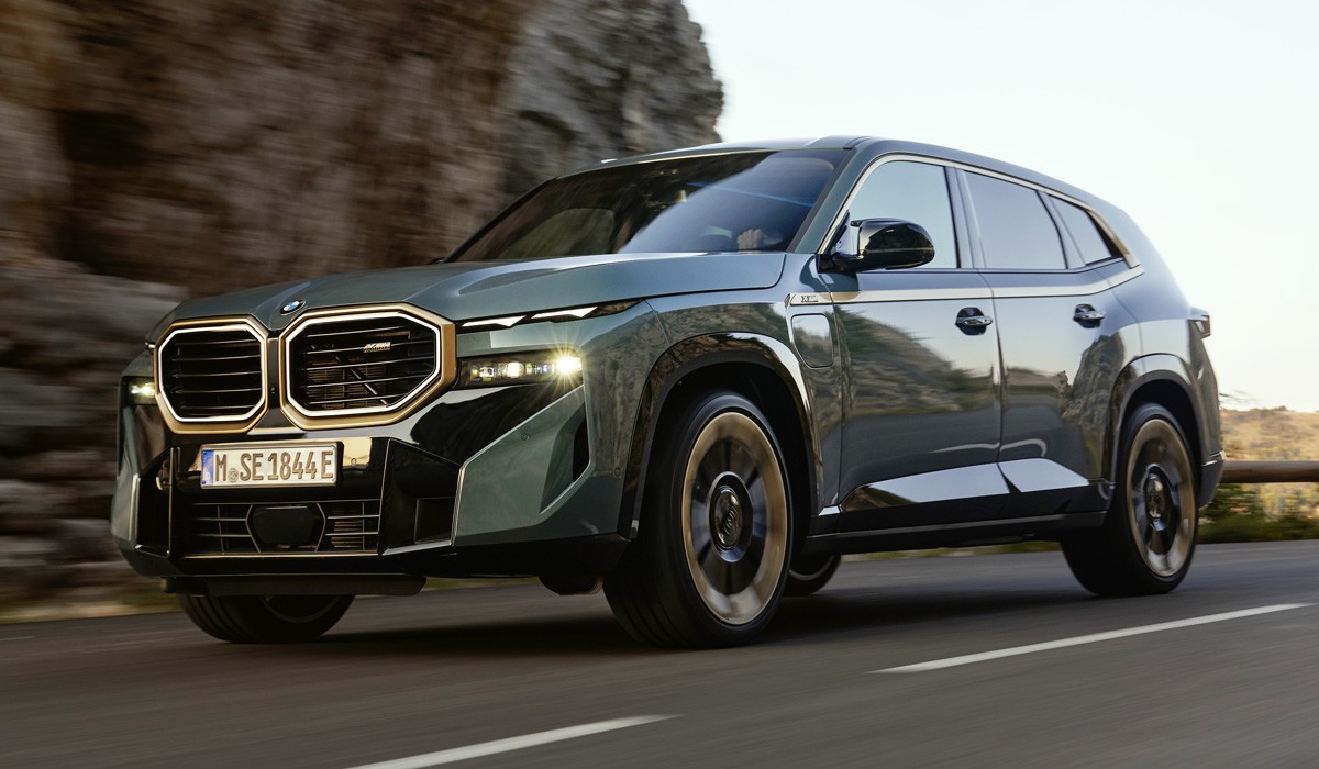 Мощный кроссовер BMW XM: серийная версия