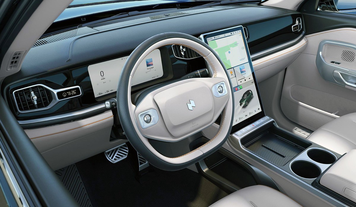 Кроссовер Niutron NV: последователь электроскутеров Кроссовер Niutron NV: последователь электроскутеров