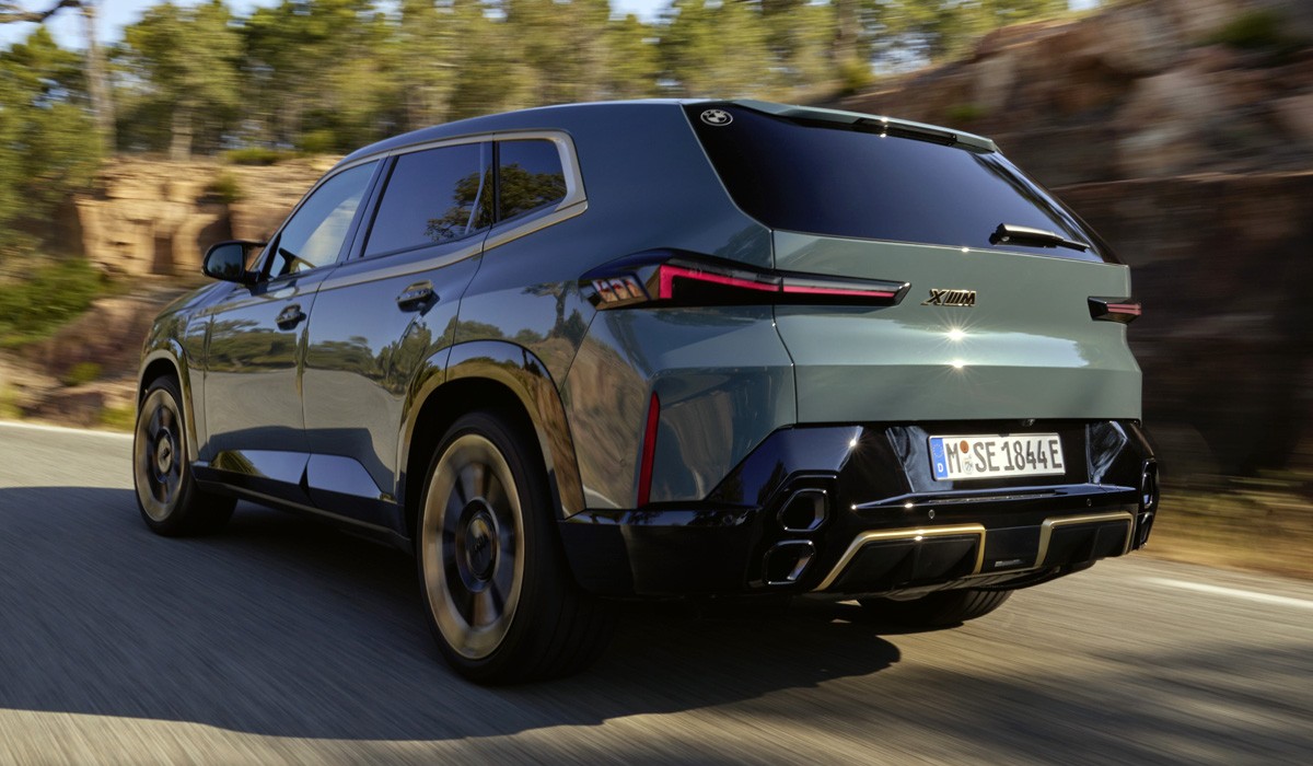 Мощный кроссовер BMW XM: серийная версия