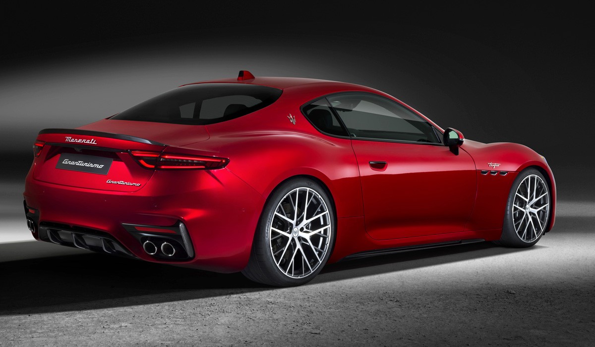 Купе Maserati GranTurismo дебютировало в трех версиях Купе Maserati GranTurismo дебютировало в трех версиях