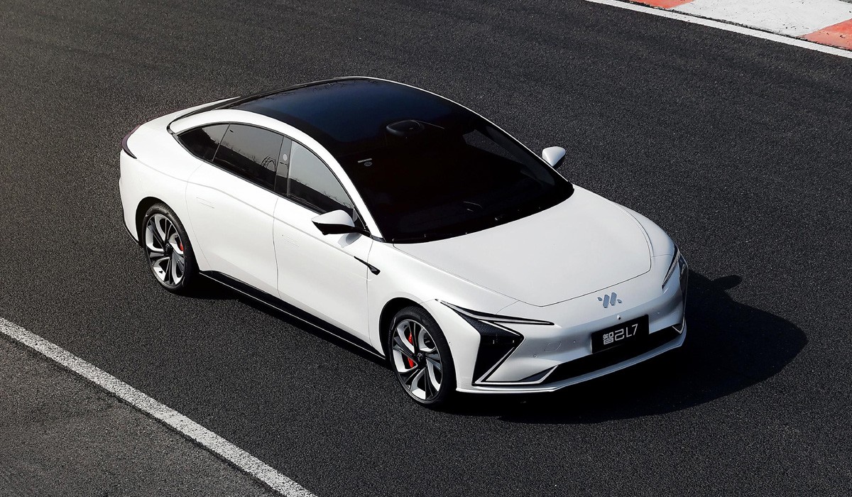 Седан IM L7 Snake Performance оказался быстрее Тайкана