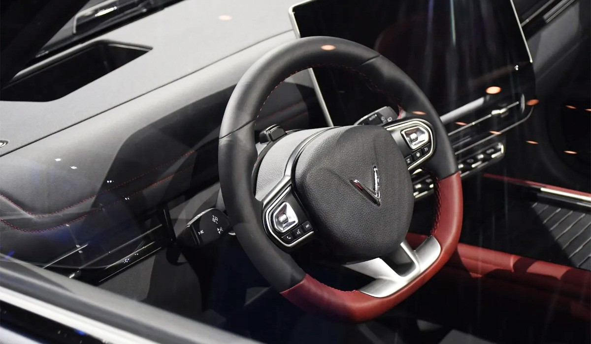 VinFast представил готовые к производству кроссоверы VF6 и VF7 VinFast представил готовые к производству кроссоверы VF6 и VF7