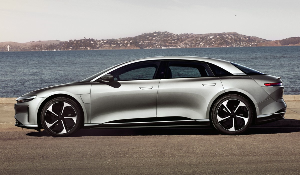 Седан Lucid Air стал доступнее, кроссовер Gravity на подходе Седан Lucid Air стал доступнее, кроссовер Gravity на подходе