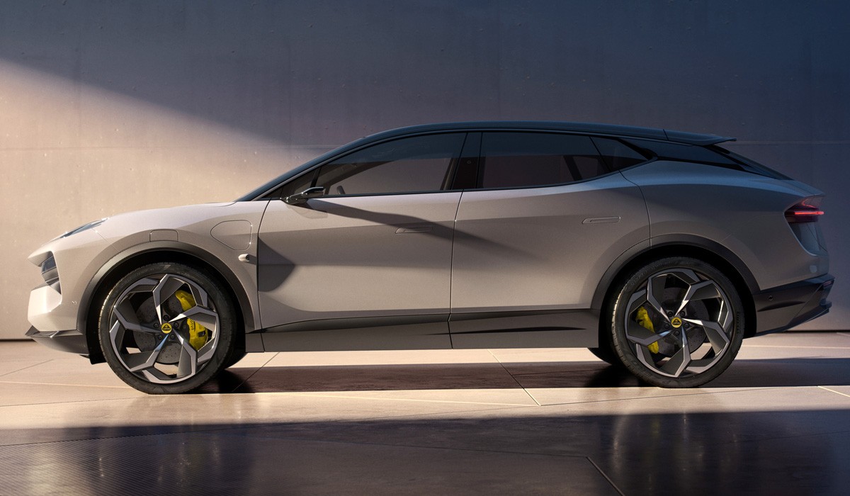 Кроссовер Lotus Eletre выходит на рынок в трех версиях
