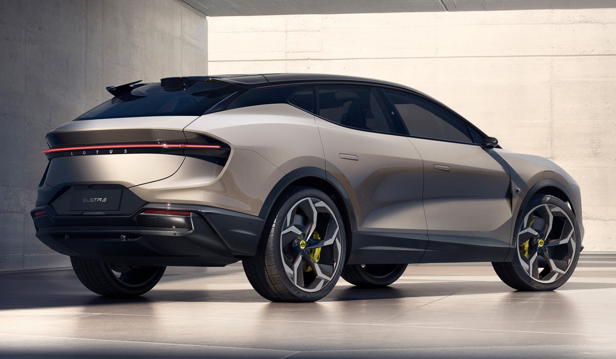 Кроссовер Lotus Eletre выходит на рынок в трех версиях