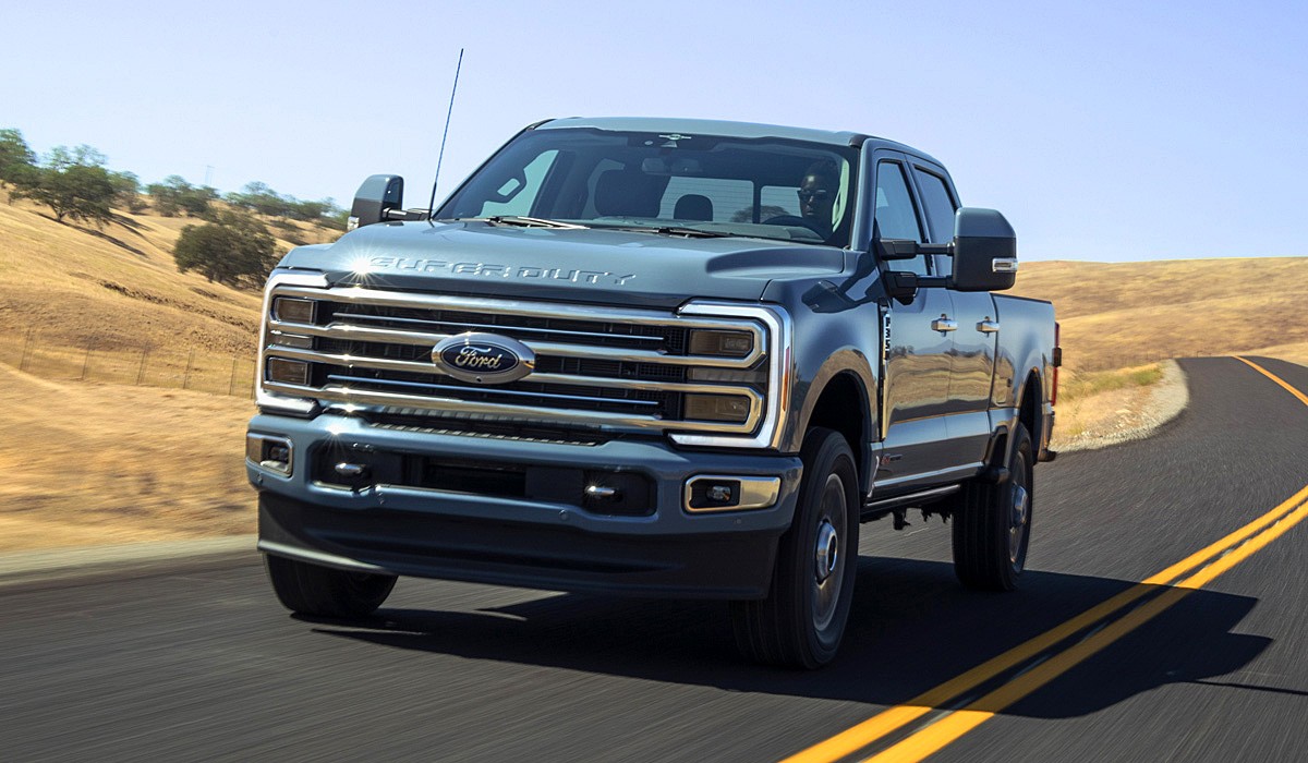 Дайджест дня: 1200-сильный Mustang, Татнефть покупает завод Nokian и другие события индустрии