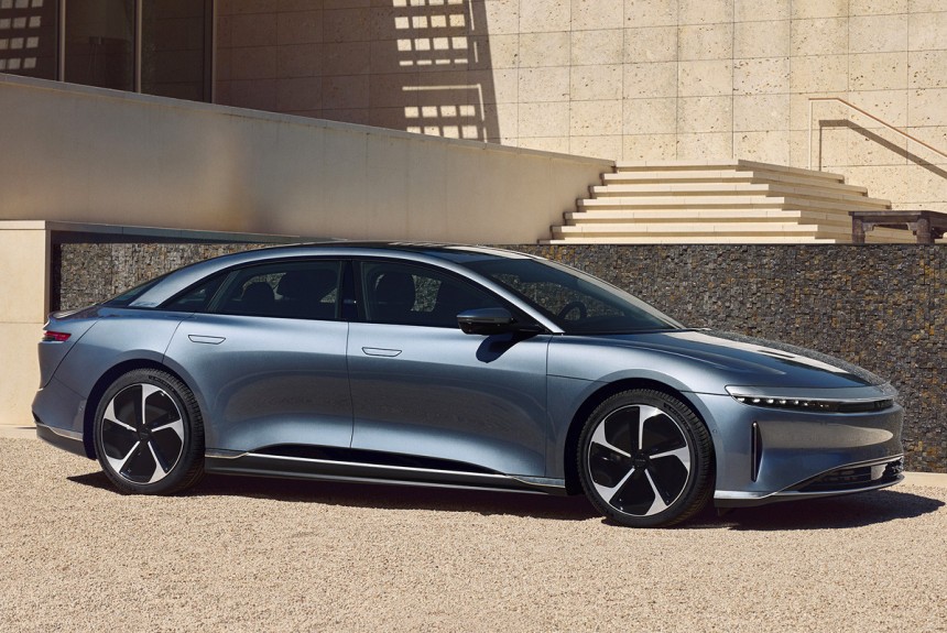 Седан Lucid Air стал доступнее, кроссовер Gravity на подходе Седан Lucid Air стал доступнее, кроссовер Gravity на подходе