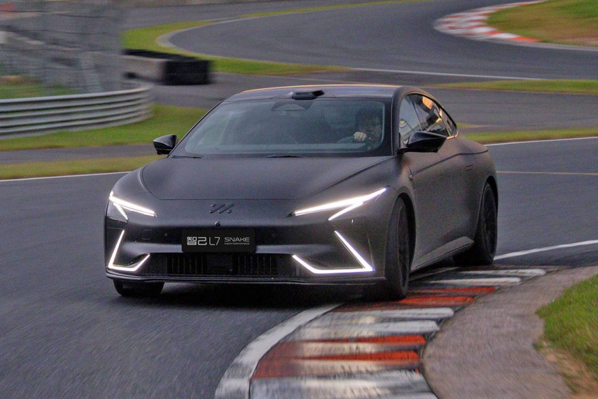 Седан IM L7 Snake Performance оказался быстрее Тайкана