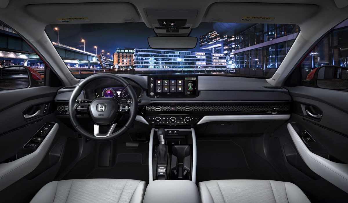 Представлена Honda Accord одиннадцатого поколения Представлена Honda Accord одиннадцатого поколения