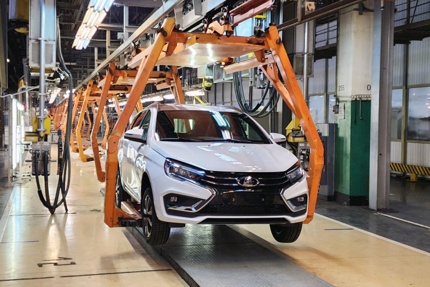 В Тольятти собрали первую Ладу Весту