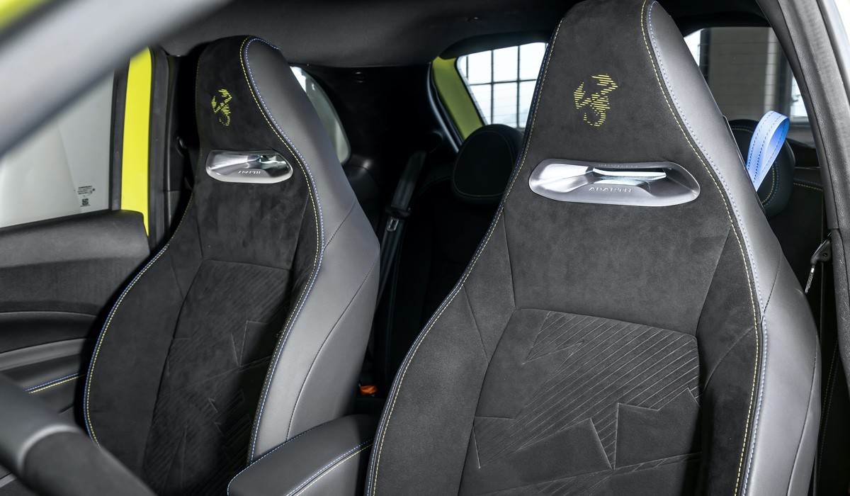 Abarth 500e стал первым электромобилем марки Abarth 500e стал первым электромобилем марки