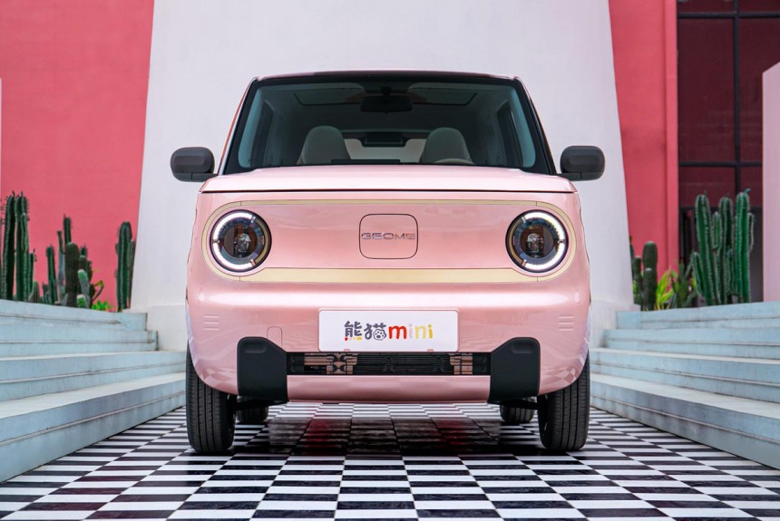 Представлен забавный микрокар Geely Panda Mini Представлен забавный микрокар Geely Panda Mini