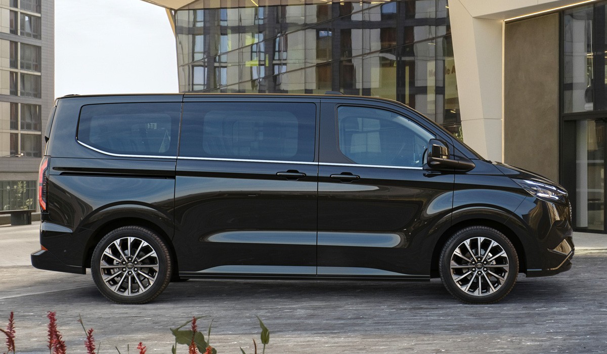 Новый Ford Tourneo Custom частично заменит Galaxy и S-Max Новый Ford Tourneo Custom частично заменит Galaxy и S-Max