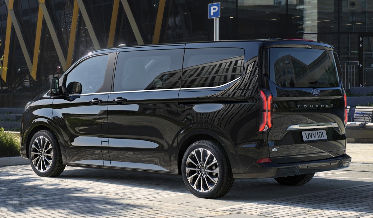 Новый Ford Tourneo Custom частично заменит Galaxy и S-Max Новый Ford Tourneo Custom частично заменит Galaxy и S-Max