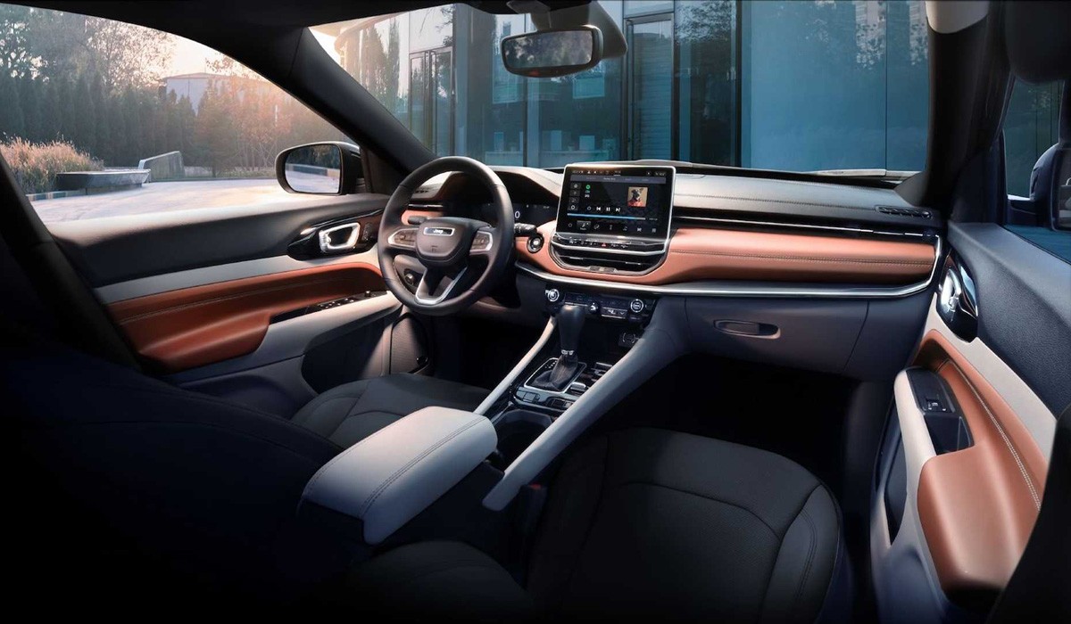 Jeep Compass опять обновлен: теперь с мощным турбомотором